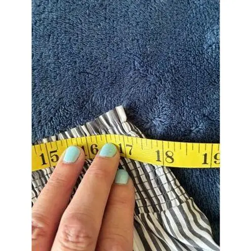 MELLODAY Mellowday Off the shoulder blouse Size Medium (J3)