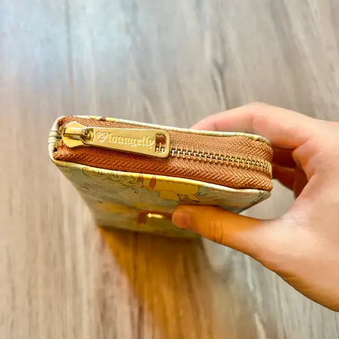 Lounge Fly Pokemon Pikachu Leaves Mint Zip Wallet RARE LIKE NEW