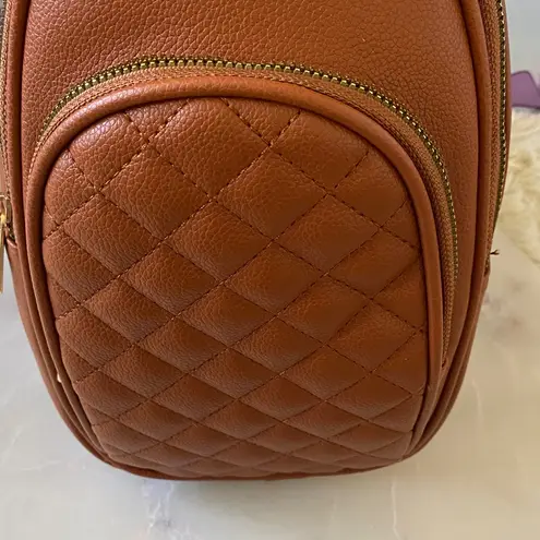 NWT SUGU Aurora Diamond Quilted Triple Compartment Crossbody Sling Bag Tan