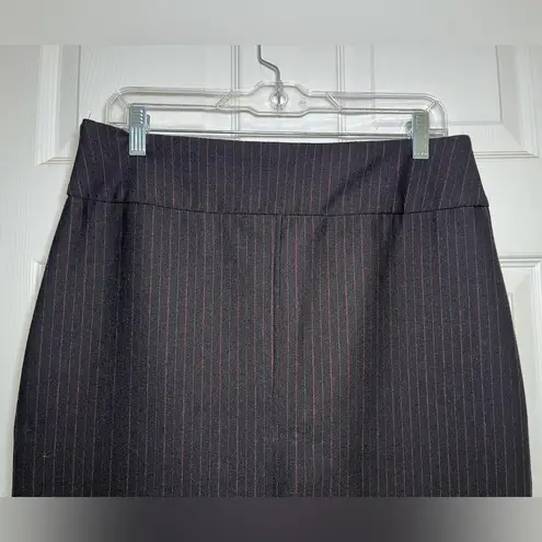 New York & Co. Size Medium Black & Red Pinstripe Pencil Skirt Slit Stretch