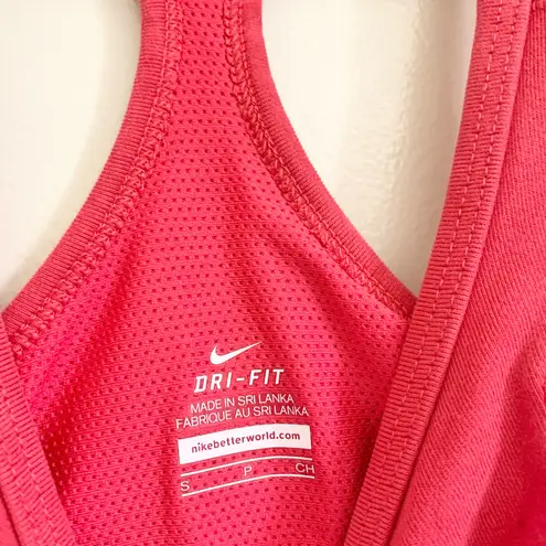 Nike  Fuchsia Pink Tank Top with Built in Bra Small - Image 3