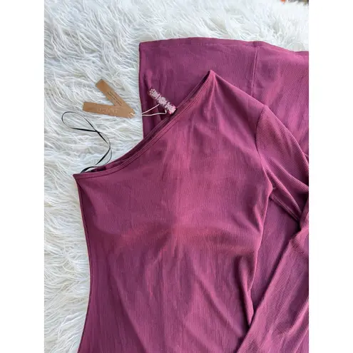SKIMS Soft Lounge One Shoulder Long Dress Bordeaux
Size Large