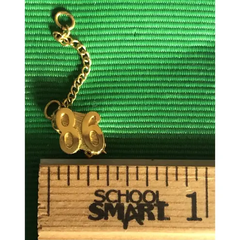 Rare Vintage 1986 Girl Scouts Pin '86 Gold Tone Pin 1986 Year Pin GS Leadership