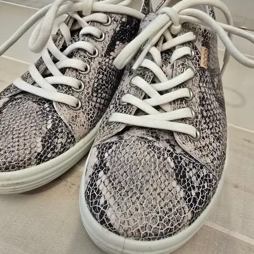 Ecco {6/6.5} Soft 7 LimestoneBlack Faux Snakeskin Look Sneaker