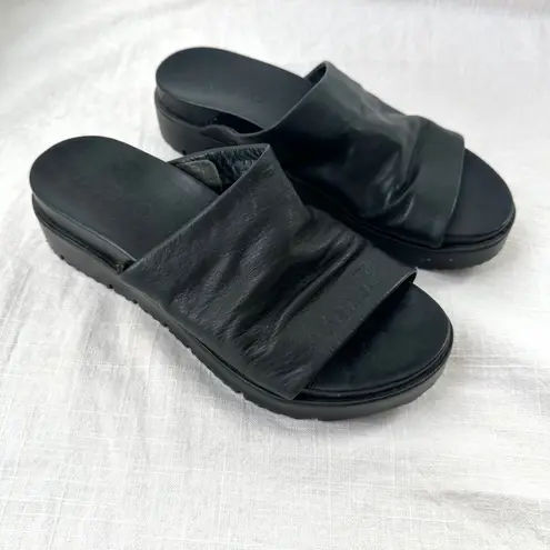 Bueno Leather Platform Slide Sandals - Black Ruched Strap - Women's 38