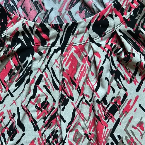 Jones Studio Black and White Ruched Sleeveless Blouse