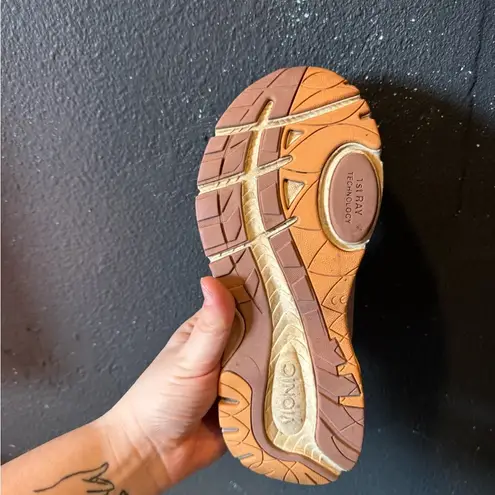 Vionic Women’s Lavender Peach Tokyo Athletic Shoes Size 7.5