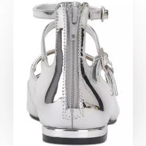 I.N.C. International Concepts
Valan Triple