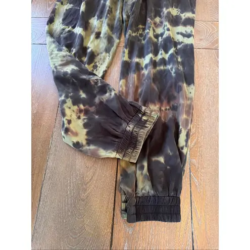 NWT Mijo by Michelle Jonas Silk Green Camo Joggers Size Small