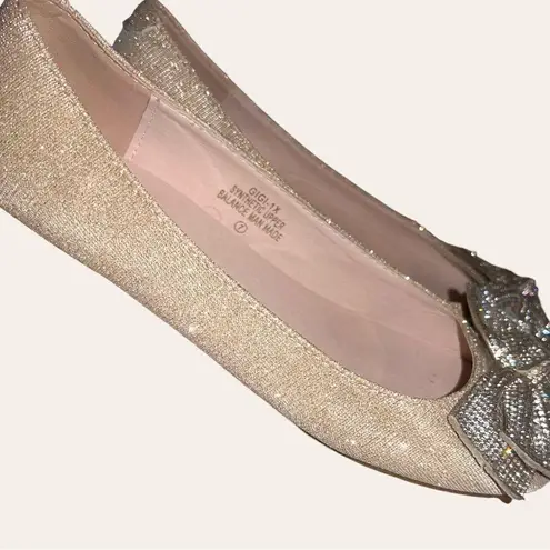 De Blossom Collection De Blossom gold sparkle flats! Beautiful sparkle all the way around! - Image 5