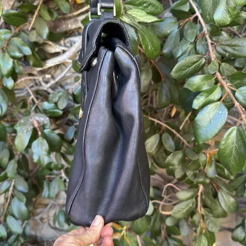 Isaac Mizrahi OLIVIA SATCHEL IN SOLID BLACK PEBBLED LEATHER.