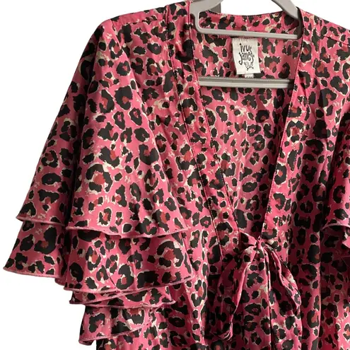 Ivy Jane Ivy Jane Two tier ruffle sleeve faux wrap top Sz S/M