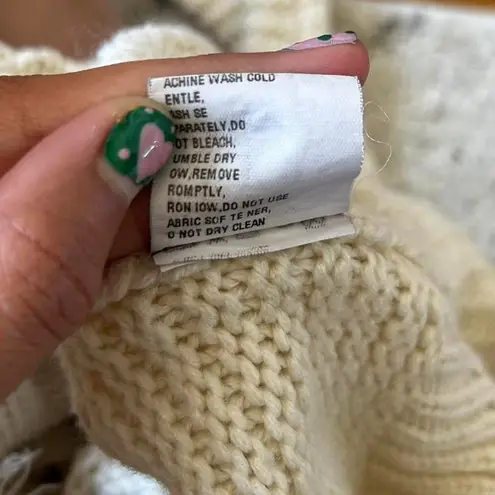 White cropped knit sweater