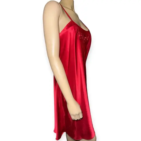 Kathy Ireland Vintage Intimates women’s Red Satin Nightgown size L