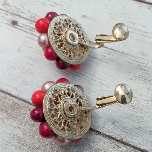 Vintage Clip On Earrings Red Tones Just Under 1"