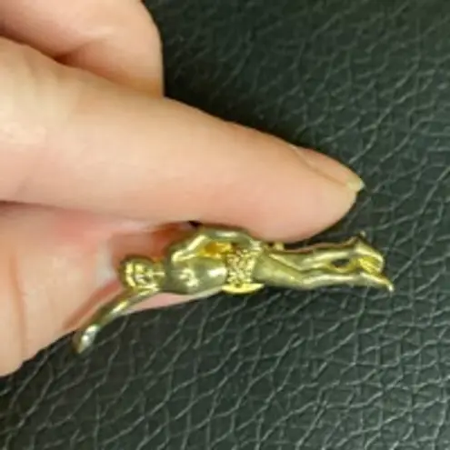 Vintage Gold Tone Swimmer Brooch Pin 1.75” Sports Retro Jewelry