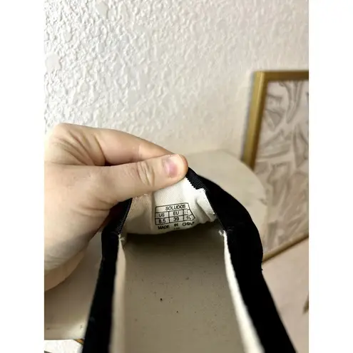 Soludos Jaguar Black Velvet Sneaker Womens Size 8.5 EUC