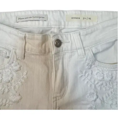 Pilcro and the Letterpress HYPHEN Embroidered White Jeans Size 25 Distressed