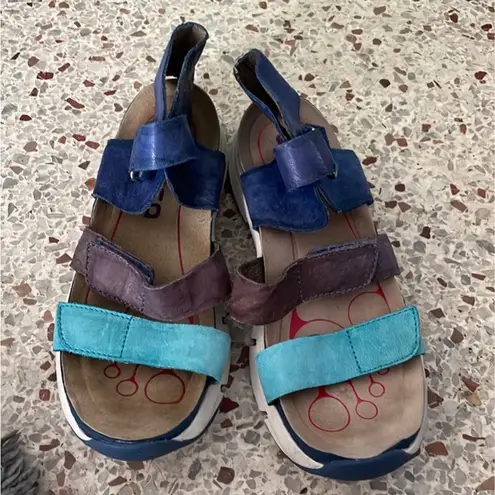 Biónica leather Sandals Velcro straps size 7 Blue