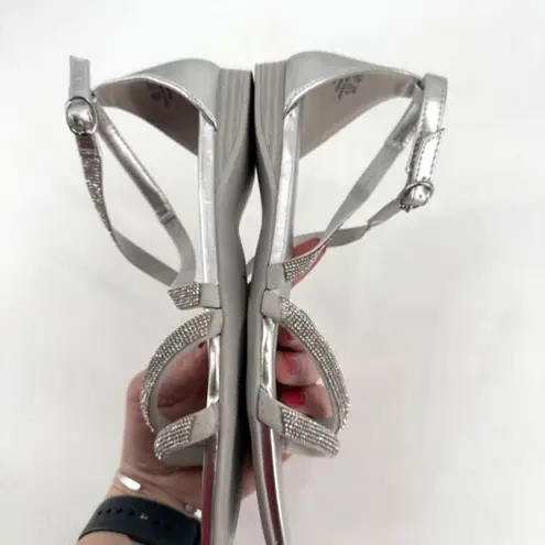 Naturalizer NWOT Sicily Women's Buckle Strappy Sandals Silver Size 7