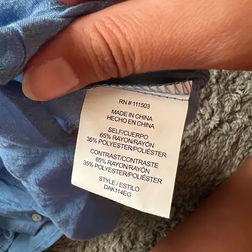 EUC Fig and Flower Roll Tab Sleeve Embroidered Floral Blouse Sz. M Cornflower Blue Size M