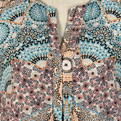 Dana Buchman Medium Top Sleeveless Geometric V-Neck Hi-Low Hem Lightweight Multi