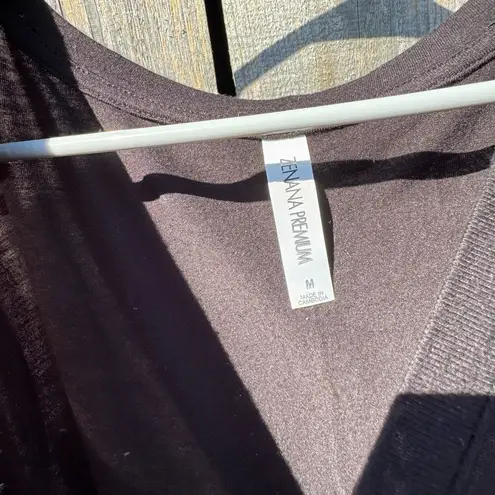 Zenana Outfitters Premium Black Long Sleeve Top V-Neck Casual Everyday Shirt