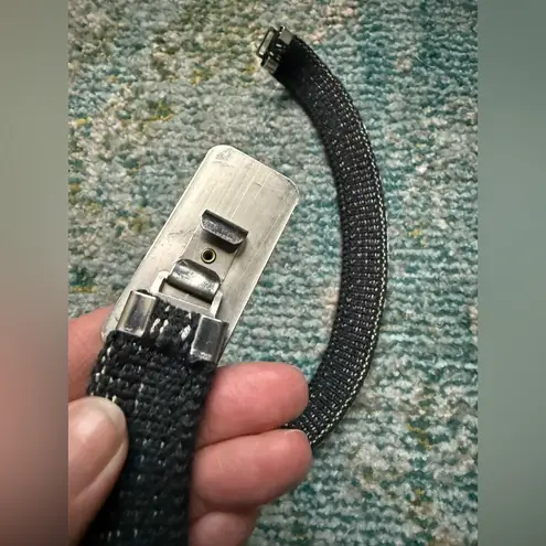 Weatherproof Vintage silver chain link stretch belt with floral buckle, one size