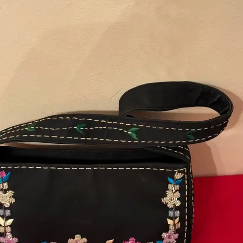 Vintage 1980’s Hand Beaded Black with Zip Closure Handbag