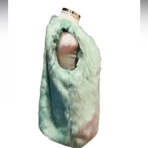 CeCe Cynthia Steffe Faux Fur Vest Sea Foam Green Size Small