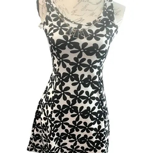 5th & Love 5 & Love Black and White Floral Dress Small