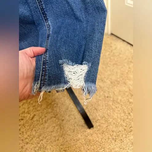 Jessica Simpson Maternity Distressed Crop/Ankle Jeans in Medium Wash Size L