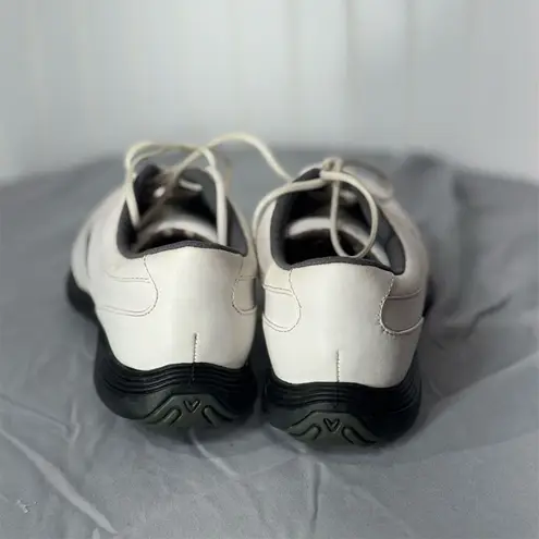 Callaway Women’s Golf Charm Shoes Size 6 White Leather Spiked Athletic Comfort