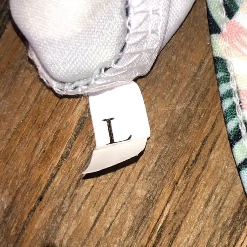 Floral one sleeve beach vibe romper size Large White