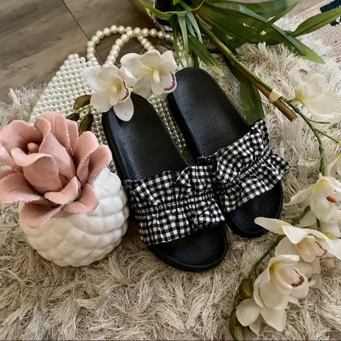 Boutique NIB Gingham Slides