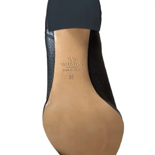 Valentino Garavani NIB Rockstud Grainy Calfskin Ankle Boots Size 38