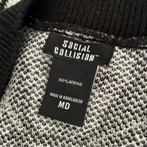 SOCIAL COLLISION Black White Patterned Long Sweater Skulls Womens Size Medium