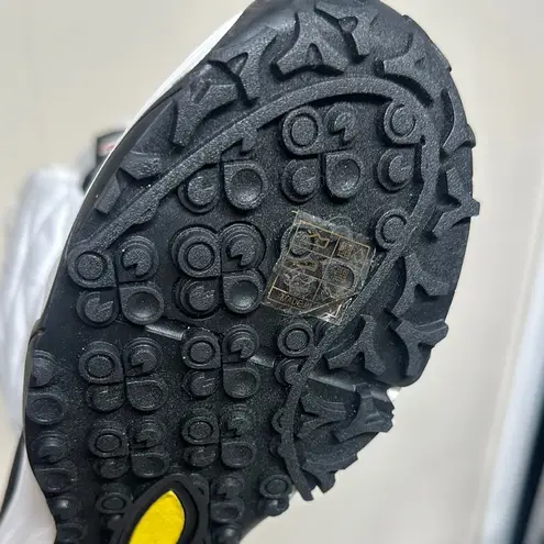 Norti 8 White and Black Winter Rain Boots New Never worn Size 9