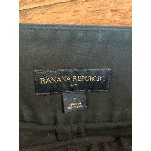 Banana Republic business casual black size 2 dark academia pencil skirt