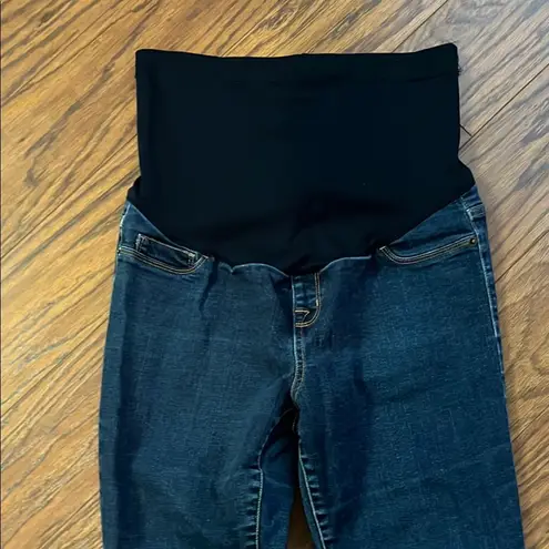 Liz Lange Maternity Jeans (Jeggings) Over Belly