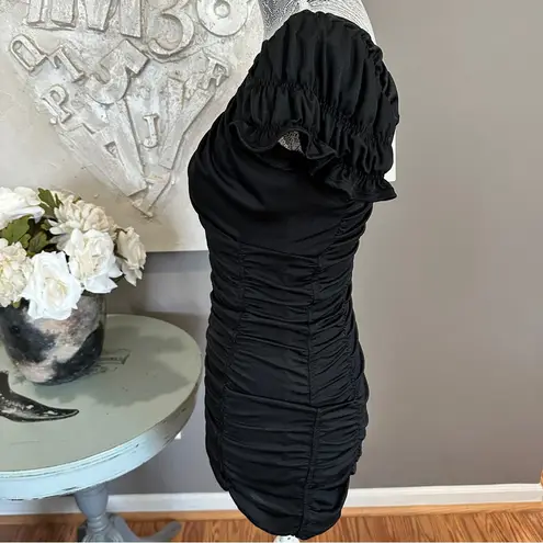 Anthropologie  Black Ruched V-Neck Bodysuit Size Medium