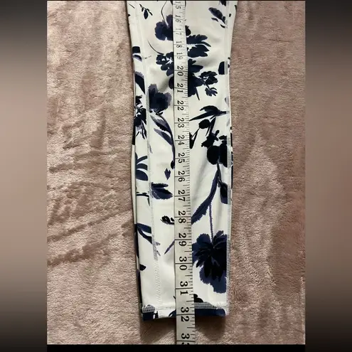 Athleta  Water‎ Flower 7/8 Tight White Size XSmall - Image 10