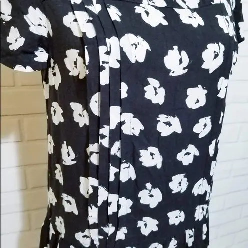 Coincidence & Chance Drop Waist Pleated Crewneck Size M