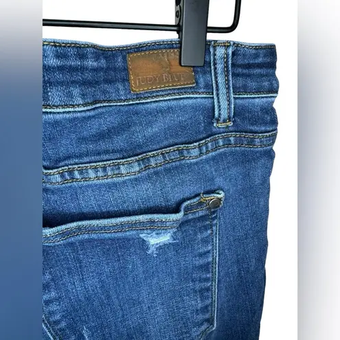 Judy Blue Slim Fit Distressed Size 2XL