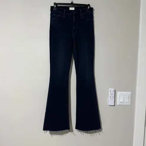 MOTHER The Weekender Fray Jeans in Chip On My Shoulder Wash Size 26 Blue