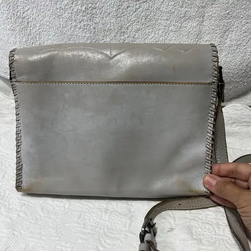 Patricia Nash Handcrafted Beige Tooled Leather Crossbody Bag Adjustable Strap - Image 2