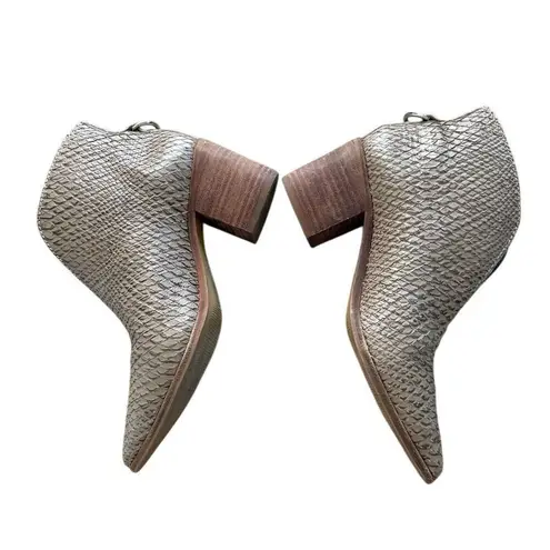 Kaanas  Women's Snake Print Ankle Boots Size 6 Multicolor Block Heel - Image 2