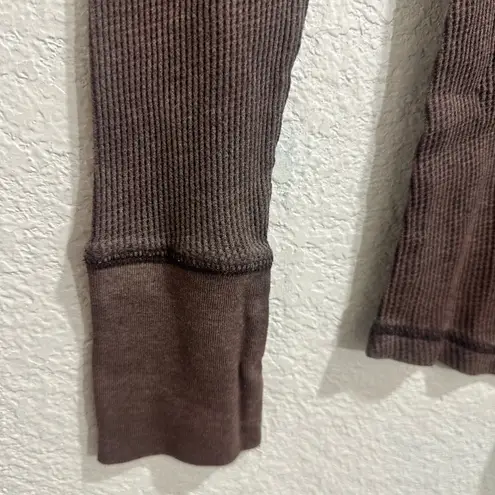 Mossimo Supply Co. Chocolate Ribbed V