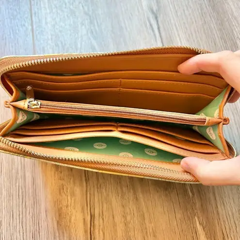 Lounge Fly Pokemon Pikachu Leaves Mint Zip Wallet RARE LIKE NEW