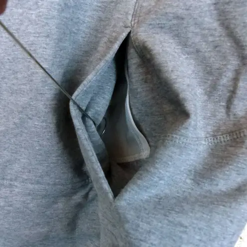 Lululemon Blissed Out Sleeveless Hoodie Womens 6 Heathered Gray Sporty Gym Yoga